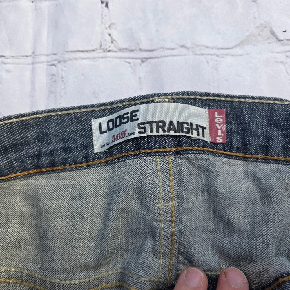 Levis levi 569